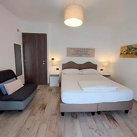 Cascina Cortese Oda ve Kahvaltı 3*